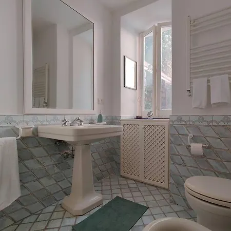 Holiday home Dolce House Stunning Views By The Sea *